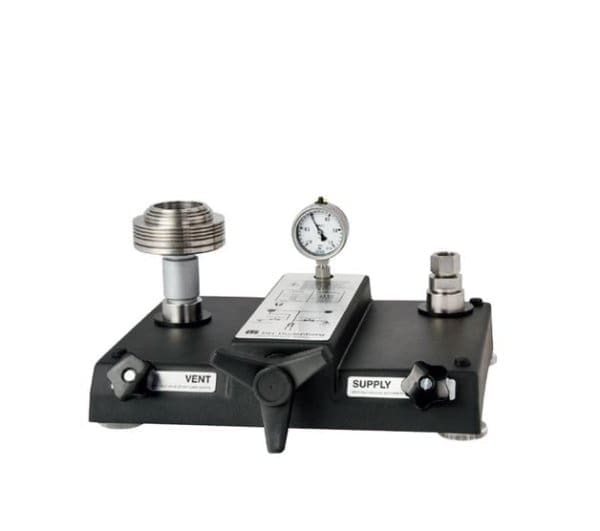 The CPB3500 Pneumatic Dead Weight Tester is designed for calibration laboratories to test, regulate and calibrate pressure measuring instruments